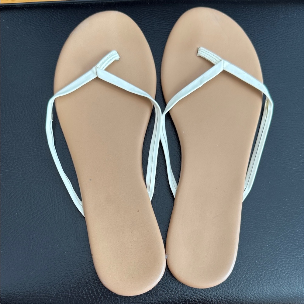 LC Lauren Conrad Cream Tan Sandals